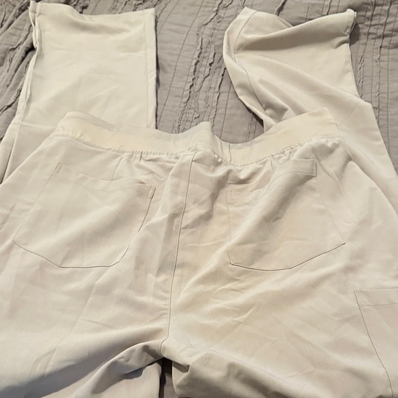 Women's Cream scrub bottoms - Picture 3 of 4